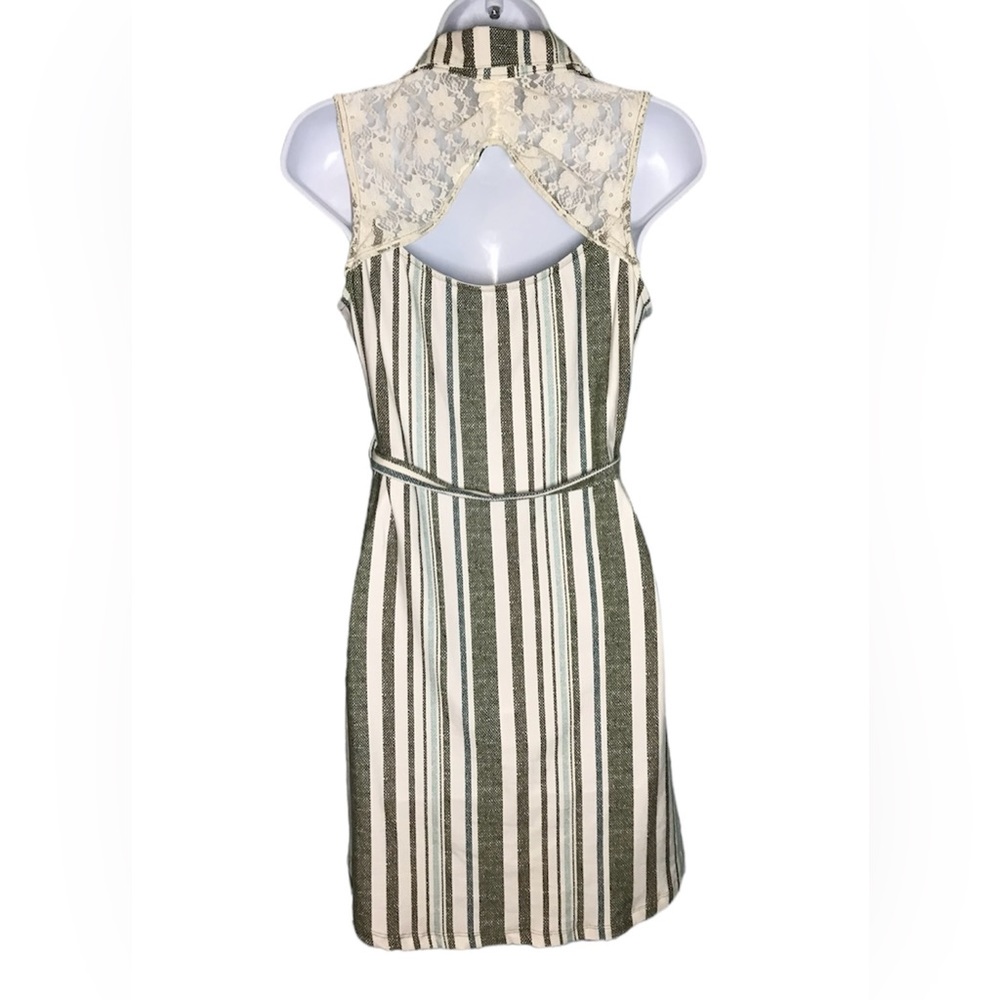 NWOT No Boundaries Striped Button Up Collar Belted Lace Cut Out Dress SizeM(7-9) - Picture 2 of 7